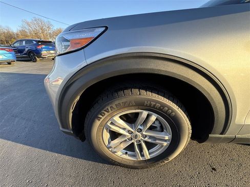 Used 2023 Ford Explorer XLT w/ Equipment Group 202A image 10