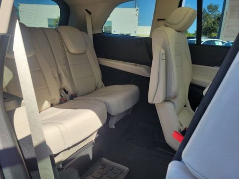 Used 2022 Mercedes-Benz GLS 450 4MATIC image 11