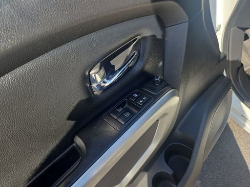 Used 2018 Nissan Titan SV w/ SV Convenience Package image 24