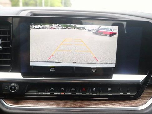 Used 2024 Chevrolet Silverado 1500 LT image 25