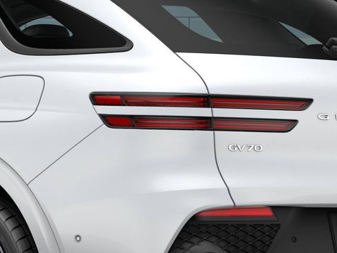 Used 2025 Genesis GV70 2.5T Sport Prestige w/ Sport Prestige Package image 10