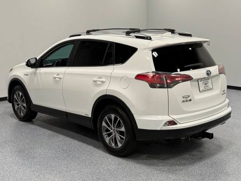Used 2018 Toyota RAV4 XLE w/ Convenience Package AWD/4WD image 9