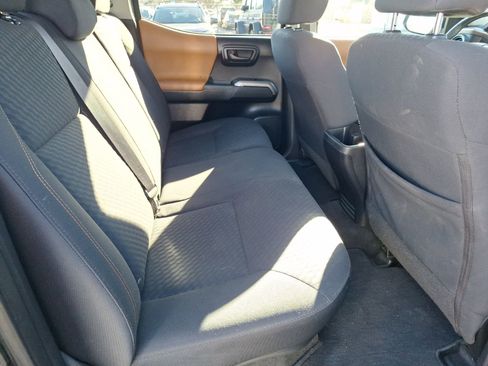 Used 2020 Toyota Tacoma SR5 image 33
