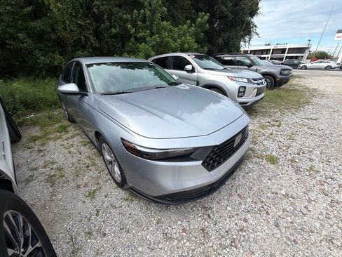 Used 2025 Honda Accord LX image 9