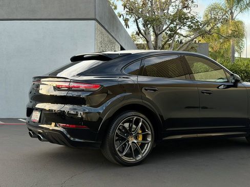 Used 2023 Porsche Cayenne Turbo S image 15