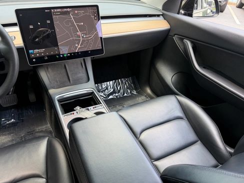 Used 2021 Tesla Model Y Long Range AWD/4WD image 42