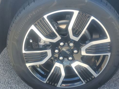 Used 2021 GMC Acadia SLT w/ Elevation Edition image 13