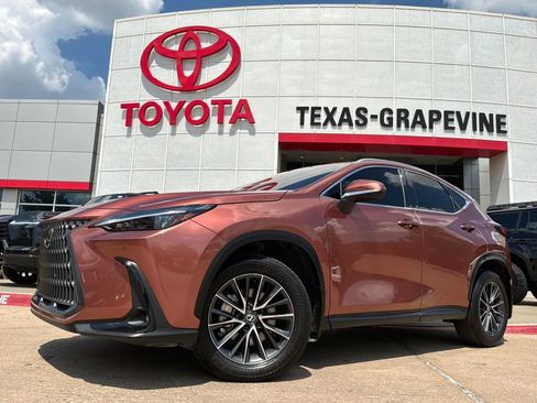 Used 2025 Lexus NX 250 FWD w/ Accessory Package (K3) image 2
