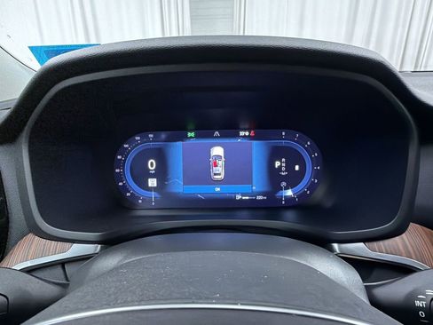 Used 2025 Volvo V60 B5 Cross Country Plus image 8