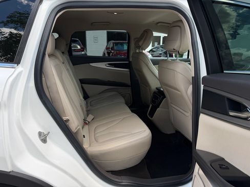 Used 2020 Lincoln Nautilus FWD image 12