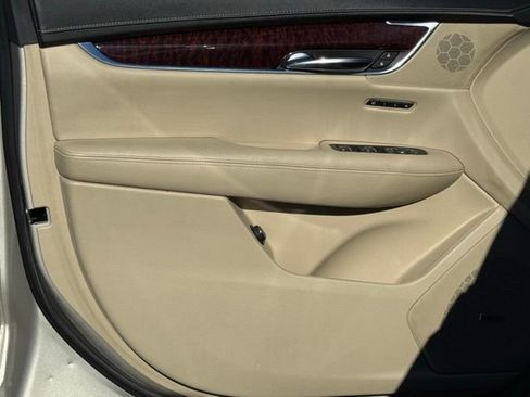 Used 2017 Cadillac XT5 Luxury w/ Driver Awareness Package image 15