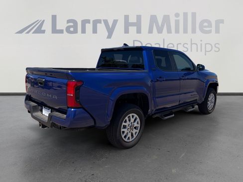 Used 2025 Toyota Tacoma SR5 AWD/4WD image 6