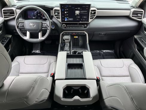 Used 2024 Toyota Tundra Limited AWD/4WD image 9