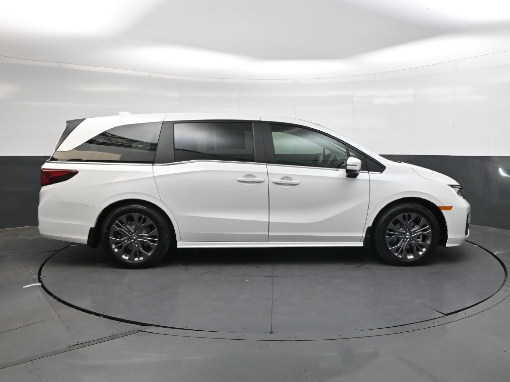 New 2027 Honda Odyssey Touring image 3