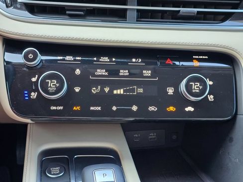 Used 2025 INFINITI QX60 Sensory w/ Vision Package AWD/4WD image 23
