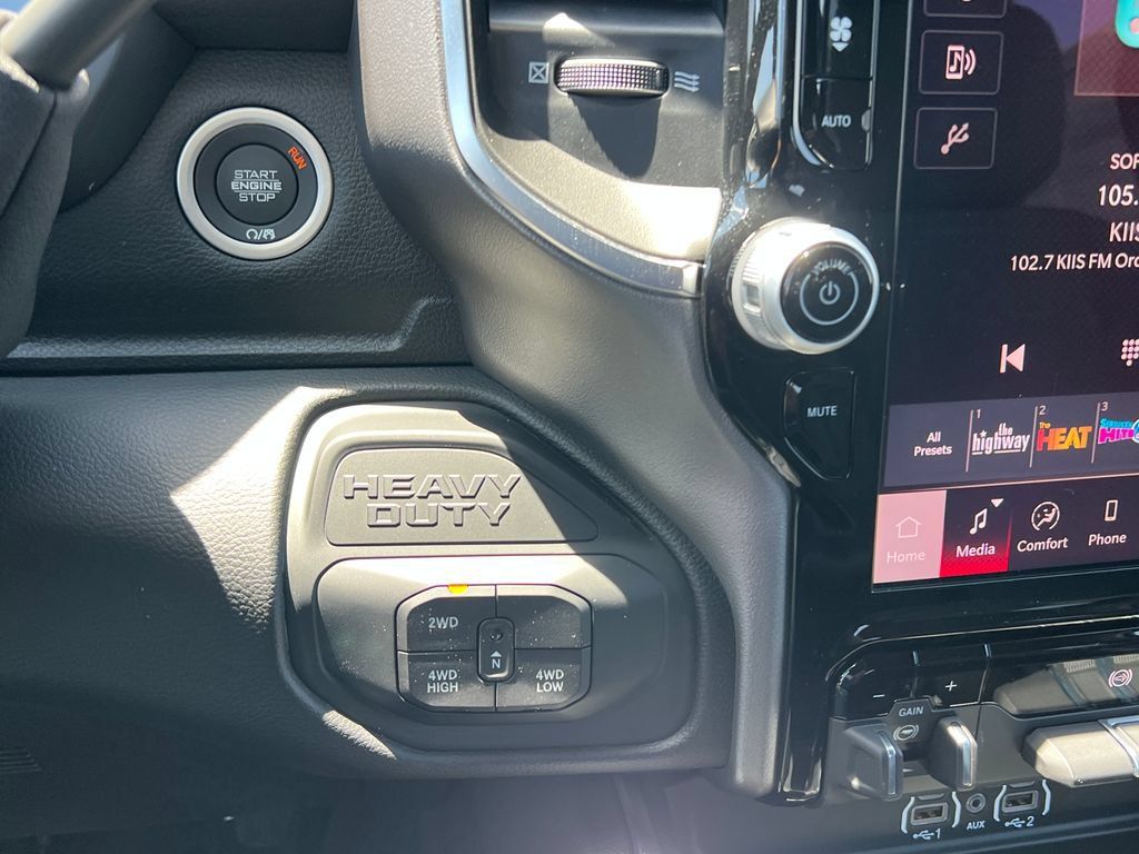 New 2026 RAM 2500 Big Horn AWD/4WD image 24
