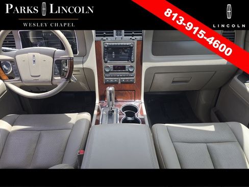 Used 2014 Lincoln Navigator 2WD image 11