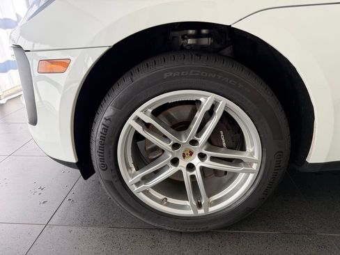 Certified 2023 Porsche Macan AWD/4WD image 10