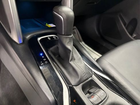 Used 2023 Toyota Corolla Cross XLE image 35