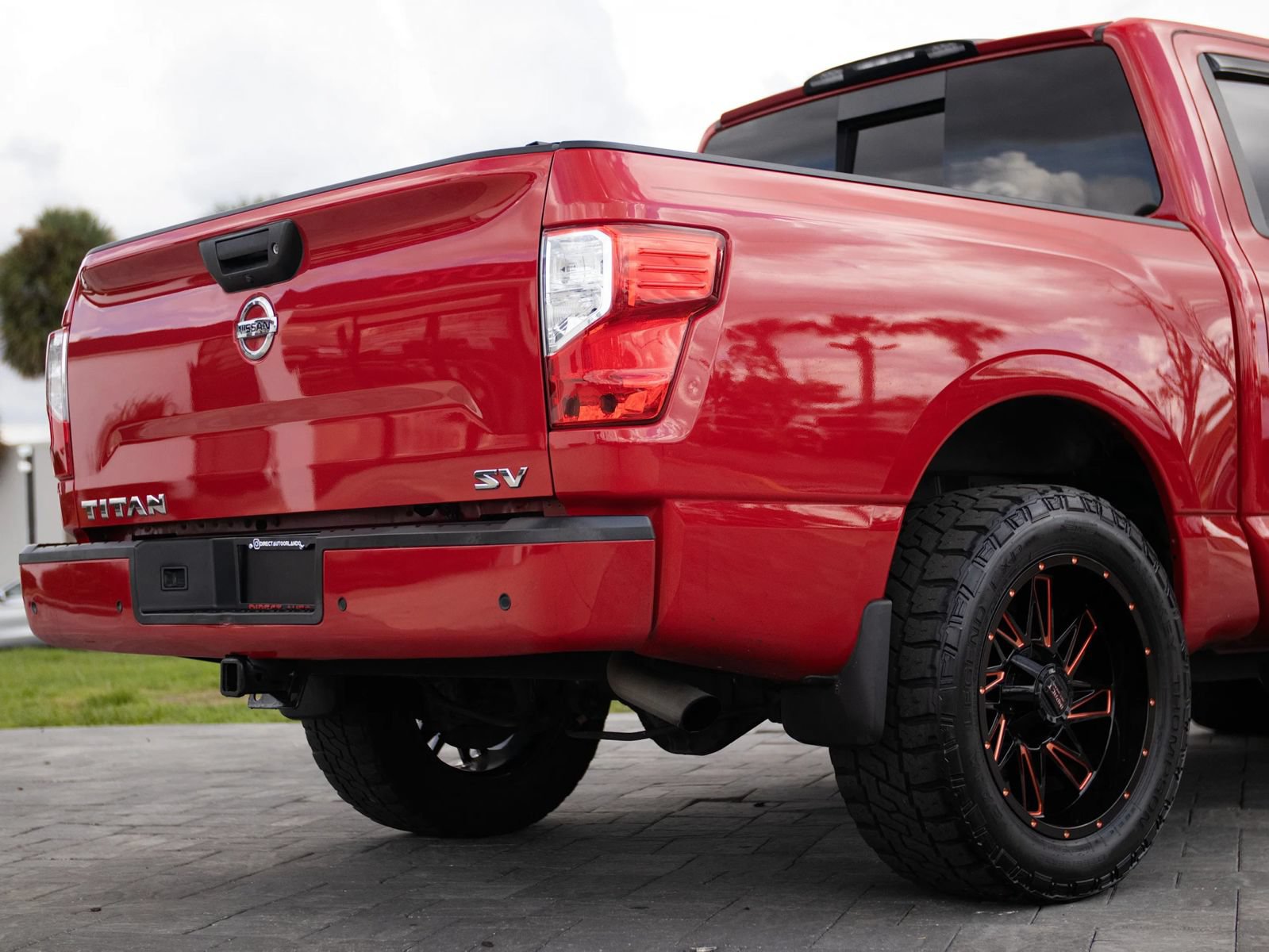 Used 2021 Nissan Titan SV w/ SV Convenience Package RWD image 15