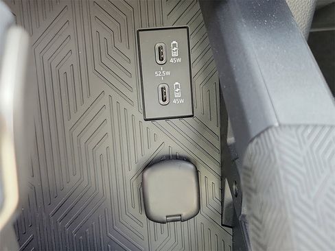 Used 2025 Toyota Tacoma Limited image 28