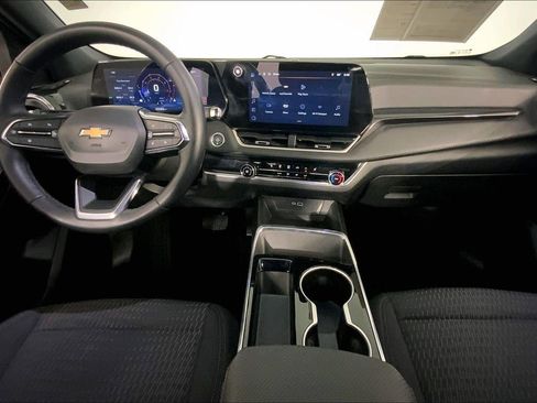 Used 2025 Chevrolet Equinox LT w/ Safety and Technology Package image 15