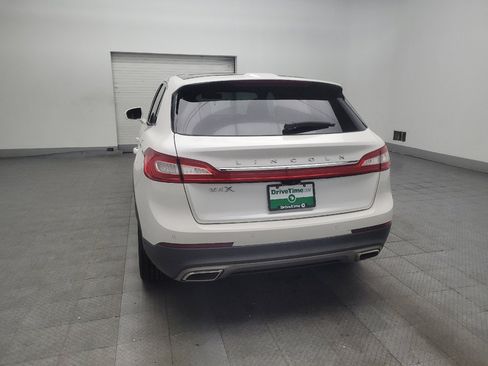 Used 2016 Lincoln MKX Reserve w/ Technology Package FWD image 6