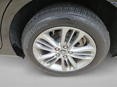 Used 2015 Toyota Camry SE image 9