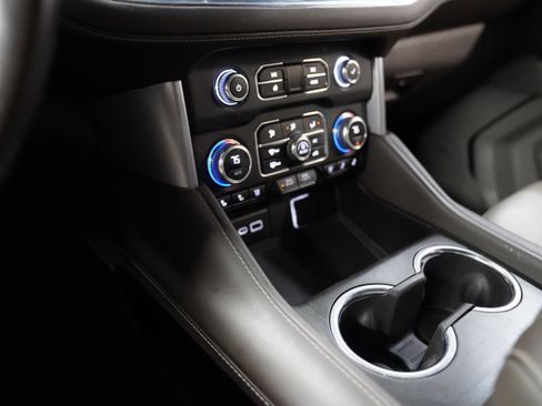 Used 2023 GMC Yukon SLT image 29