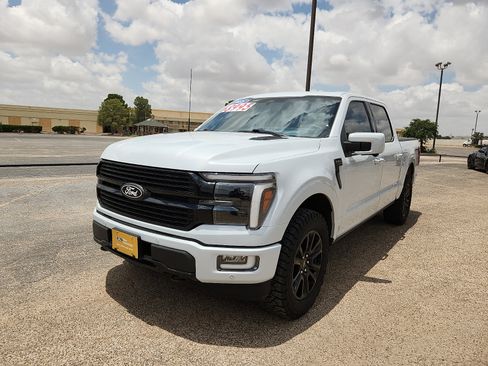 Certified 2025 Ford F150 Platinum w/ Equipment Group 702A High AWD/4WD image 3