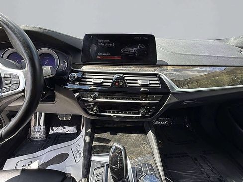 Used 2018 BMW M550i xDrive M550i xDrive AWD 4dr Sedan image 10