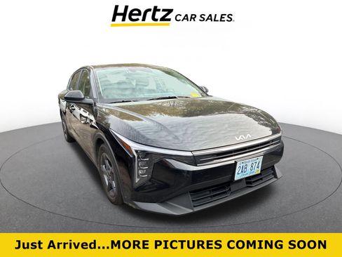 Used 2025 Kia K4 LXS image 1
