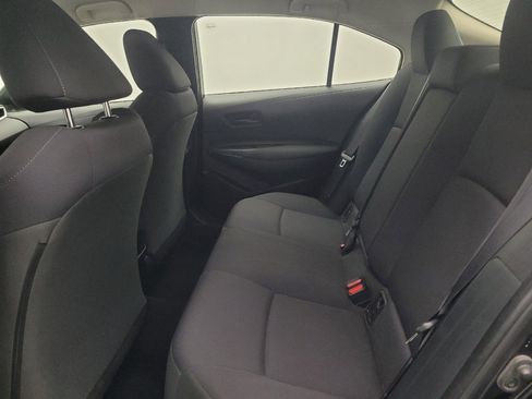 Used 2022 Toyota Corolla LE FWD image 18