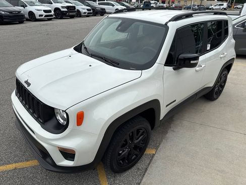 Used 2023 Jeep Renegade Altitude AWD/4WD image 10