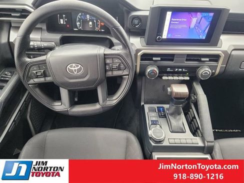 Used 2025 Toyota Tacoma SR5 image 27