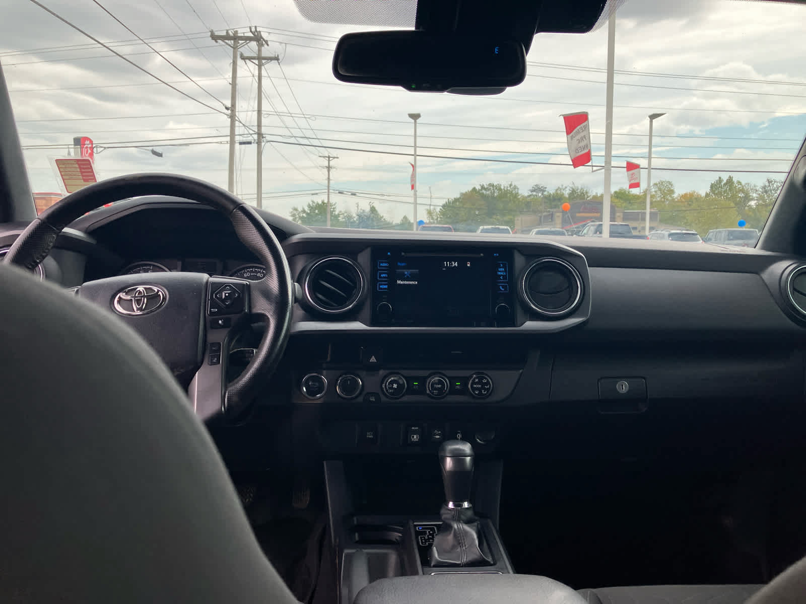 Used 2018 Toyota Tacoma TRD Off-Road AWD/4WD image 30