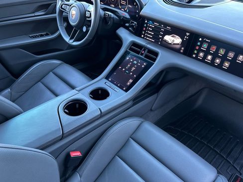 Used 2022 Porsche Taycan Turbo S image 17