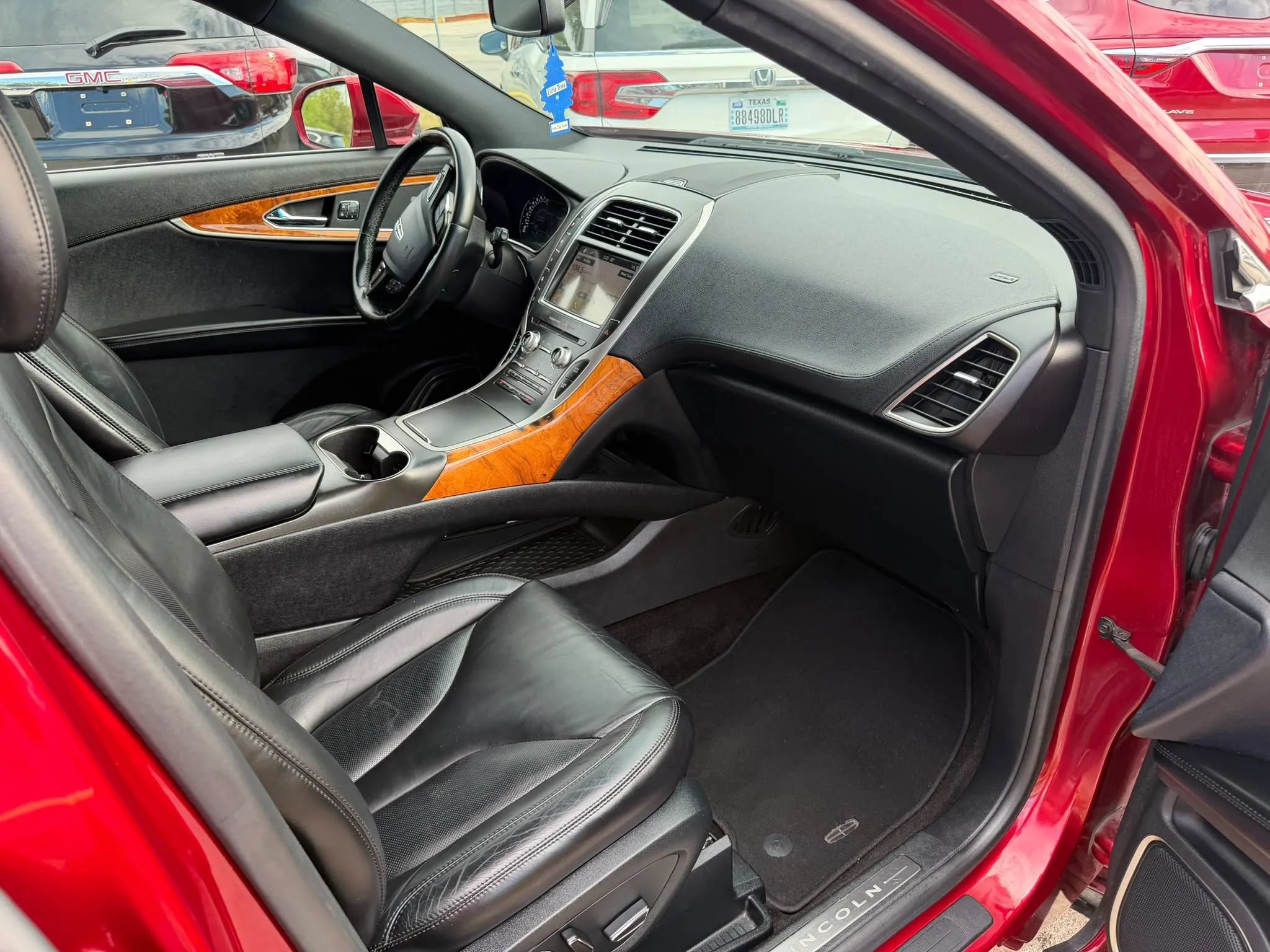 Used 2017 Lincoln MKX Select w/ Select Plus Package FWD image 8