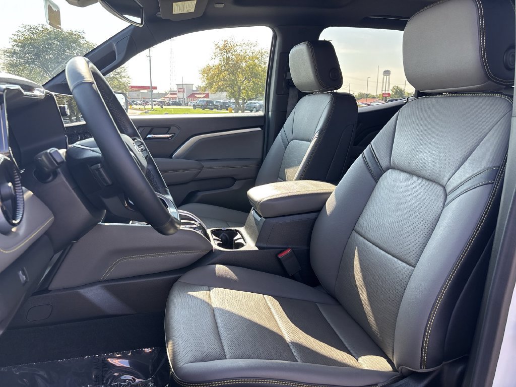 Used 2024 Chevrolet Colorado ZR2 w/ ZR2 Convenience Package III AWD/4WD image 18