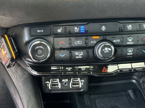 Used 2023 Dodge Durango R/T w/ Hemi Orange Plus Package AWD/4WD image 26