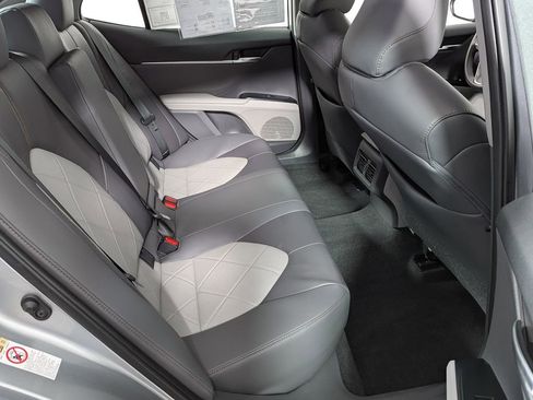 Used 2019 Toyota Camry XLE w/ Navigation Package image 40