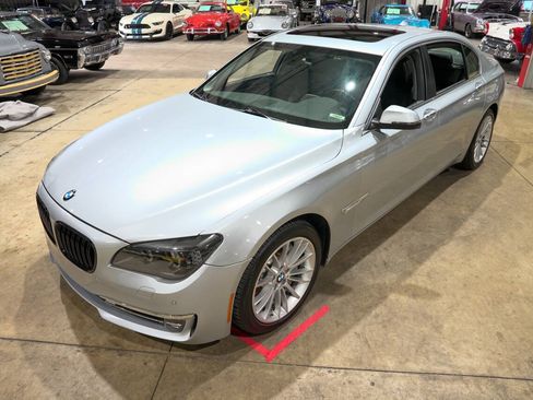 Used 2013 BMW 750Li xDrive AWD/4WD image 15