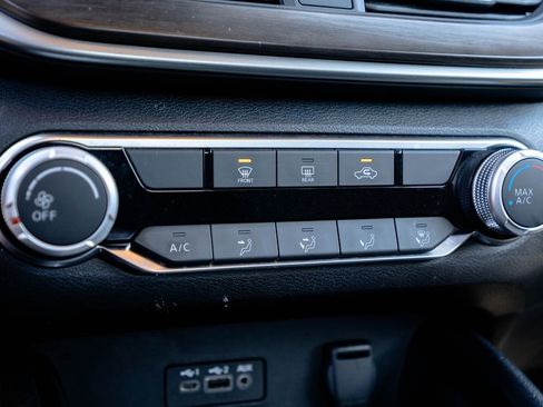 Used 2024 Nissan Altima 2.5 SV image 25