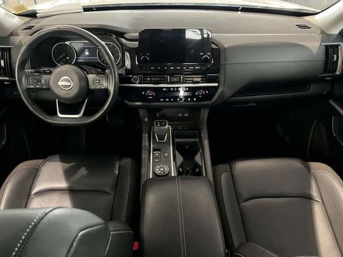Used 2023 Nissan Pathfinder SL w/ Black Appearance Package AWD/4WD image 14