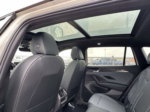 New 2026 Volkswagen Tiguan SE R-Line image 10