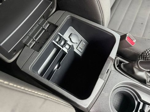 Used 2016 Nissan Frontier PRO-4X image 24