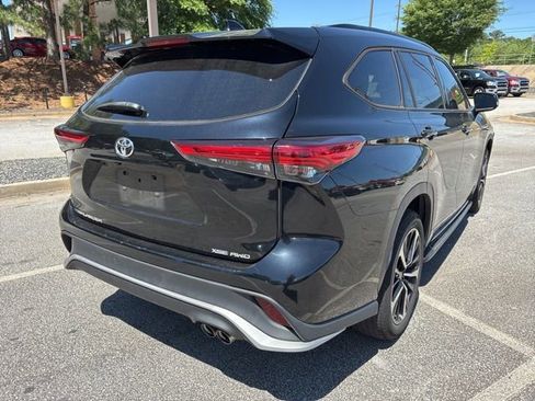 Used 2021 Toyota Highlander XSE AWD/4WD image 4