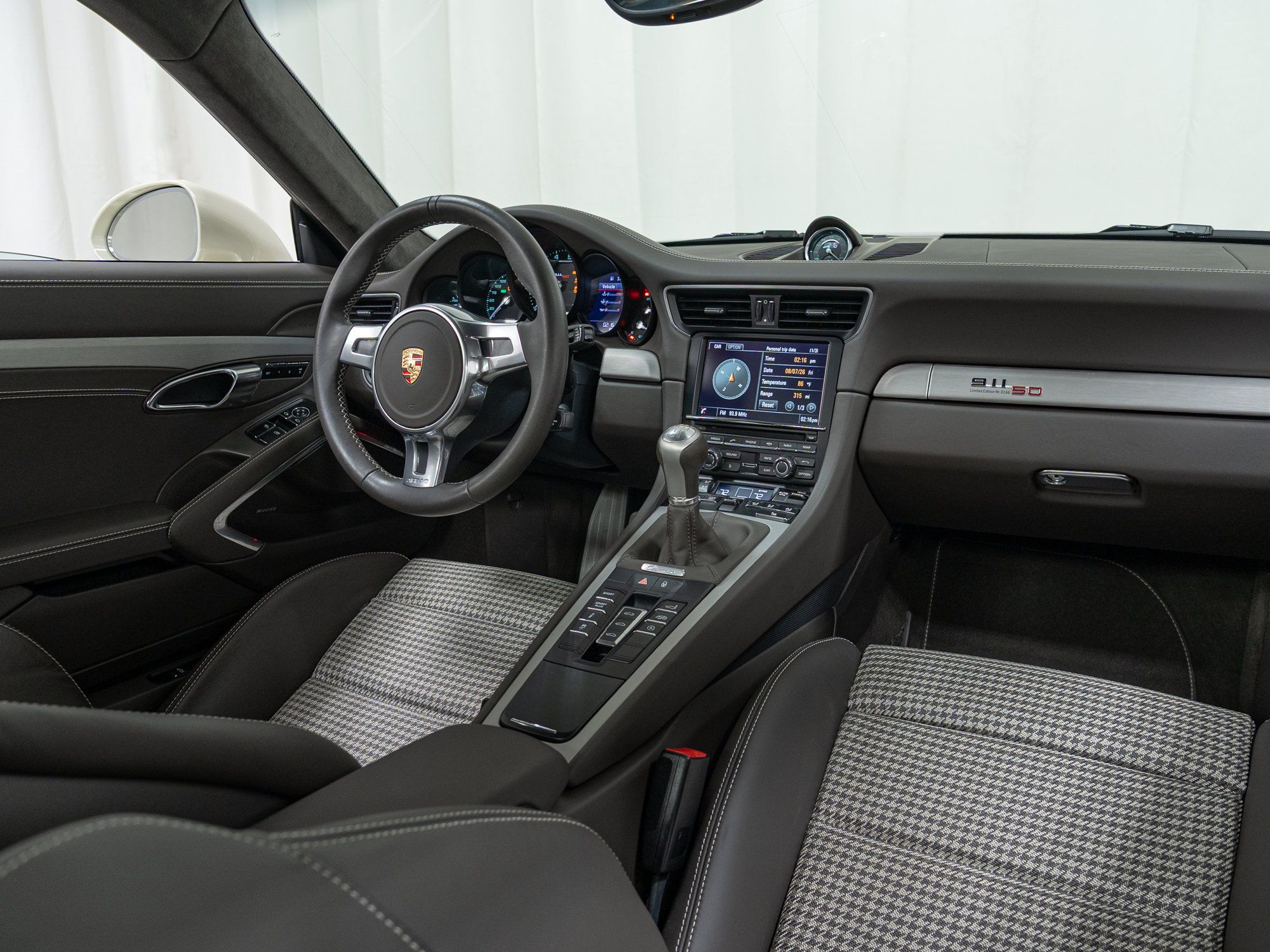 Certified 2014 Porsche 911 50th Anniversary Edition RWD image 25