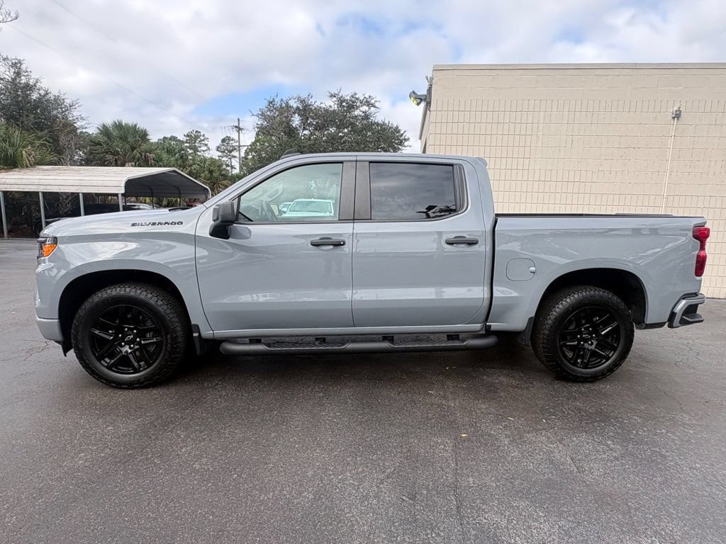 Used 2024 Chevrolet Silverado 1500 Custom w/ Turbomax Blackout Package RWD image 2