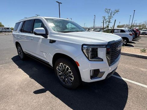 Used 2023 GMC Yukon Denali Ultimate AWD/4WD image 2
